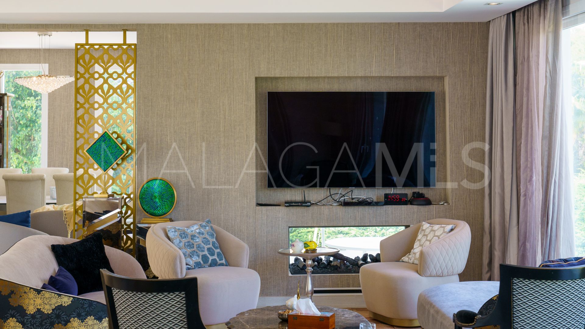 Villa for sale in Nueva Andalucia