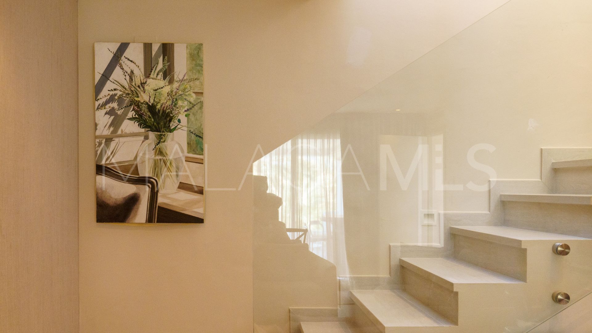 Villa for sale in Nueva Andalucia