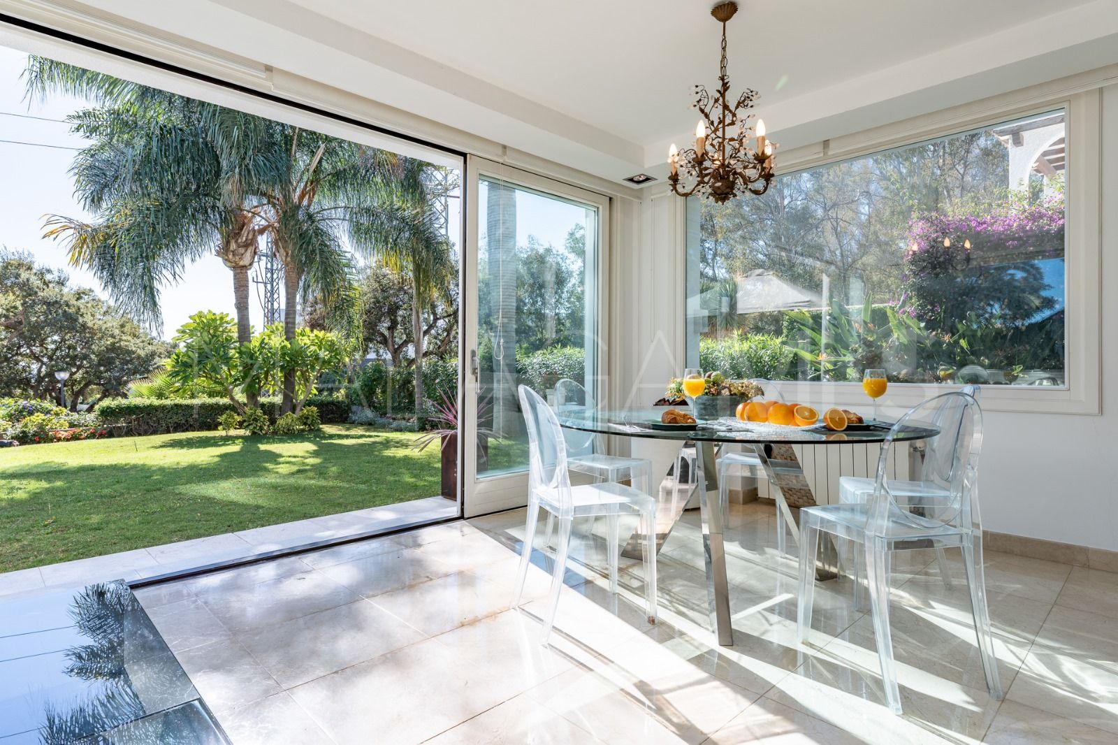 Villa for sale in Sitio de Calahonda