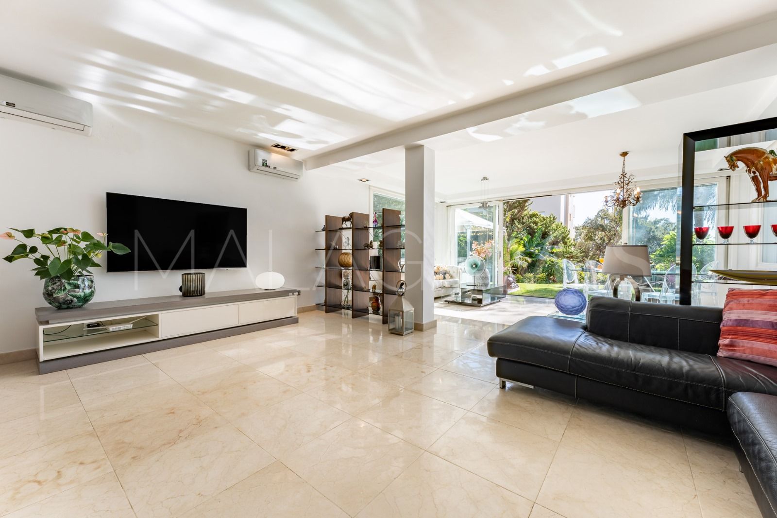 Villa for sale in Sitio de Calahonda