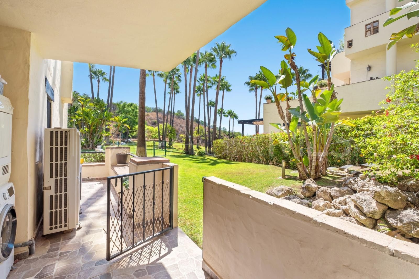 Appartement rez de chaussée for sale in Golden Mile