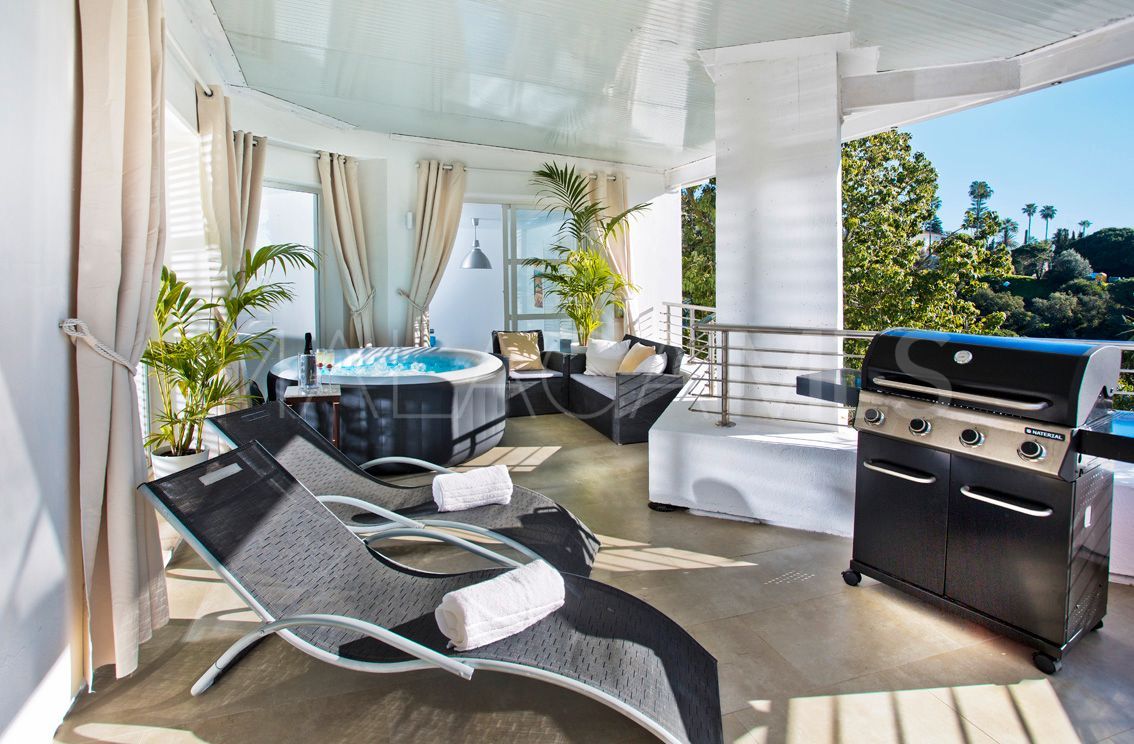 Villa for sale in Elviria