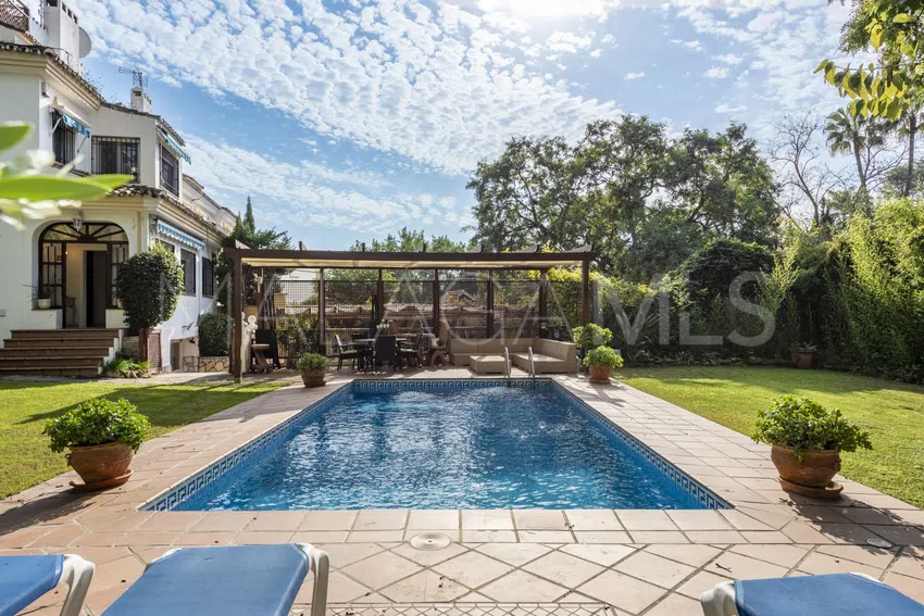 Buy pareado in Nueva Andalucia
