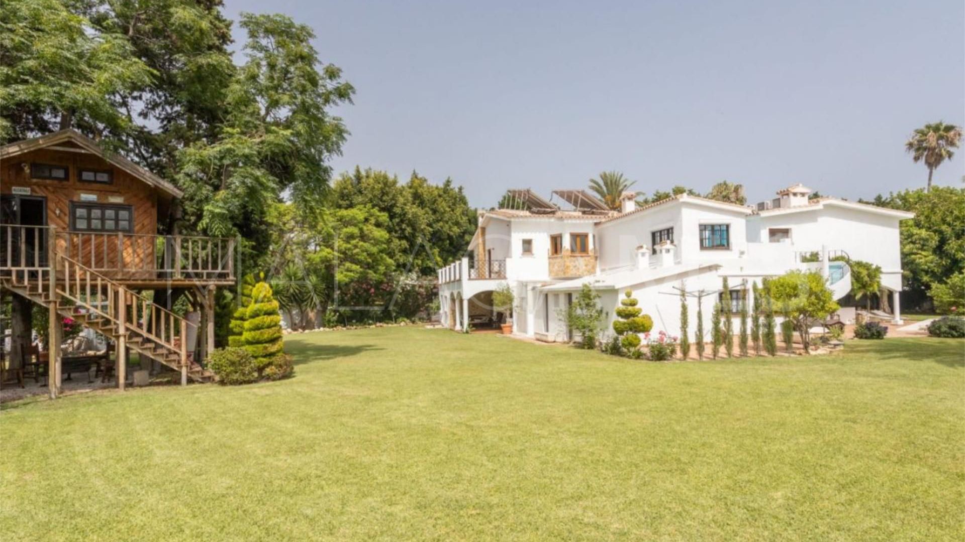Villa for sale in Guadalmina Baja