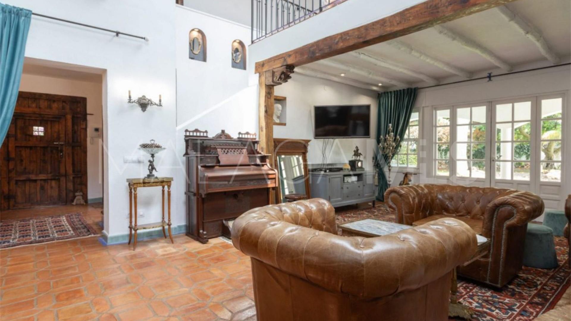 Villa for sale in Guadalmina Baja
