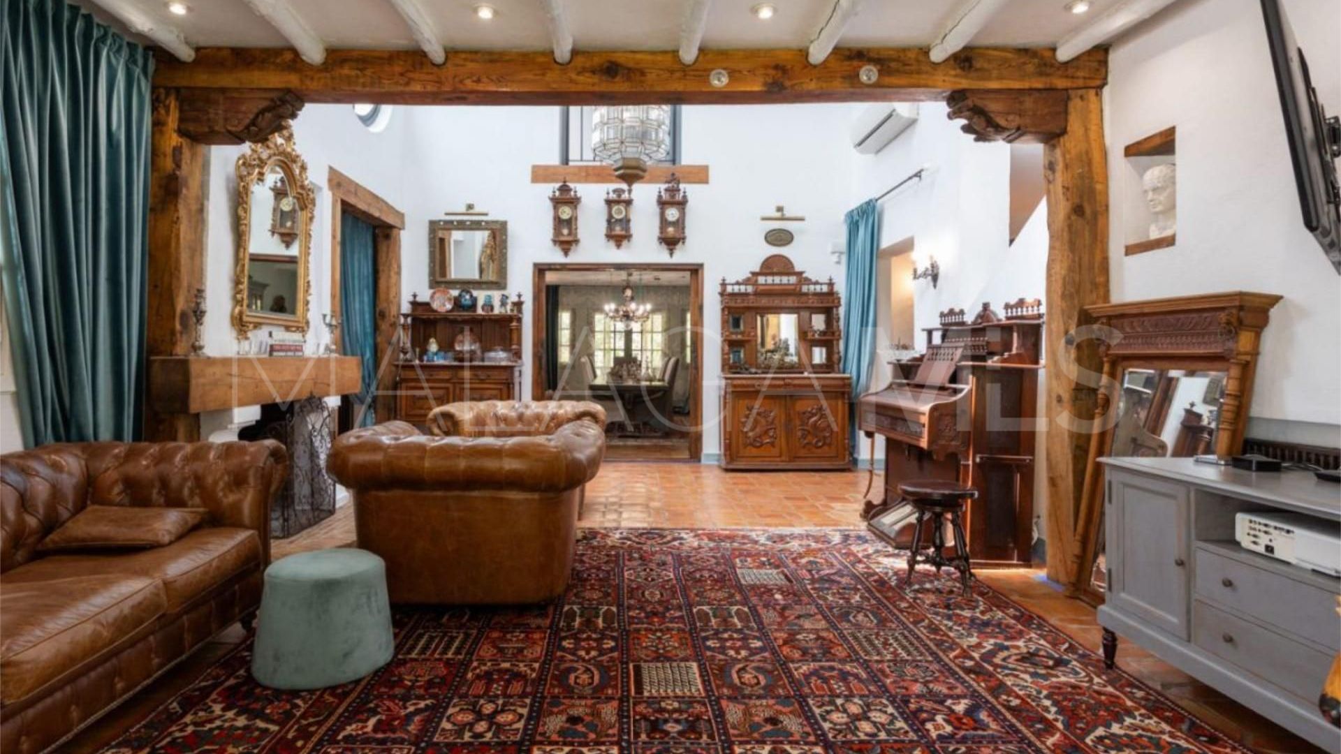 Villa for sale in Guadalmina Baja