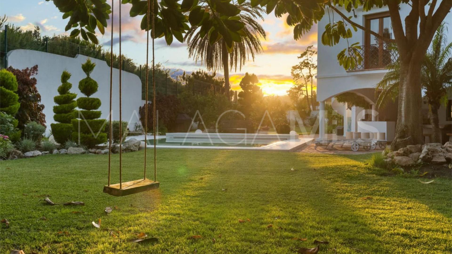 Villa for sale in Guadalmina Baja
