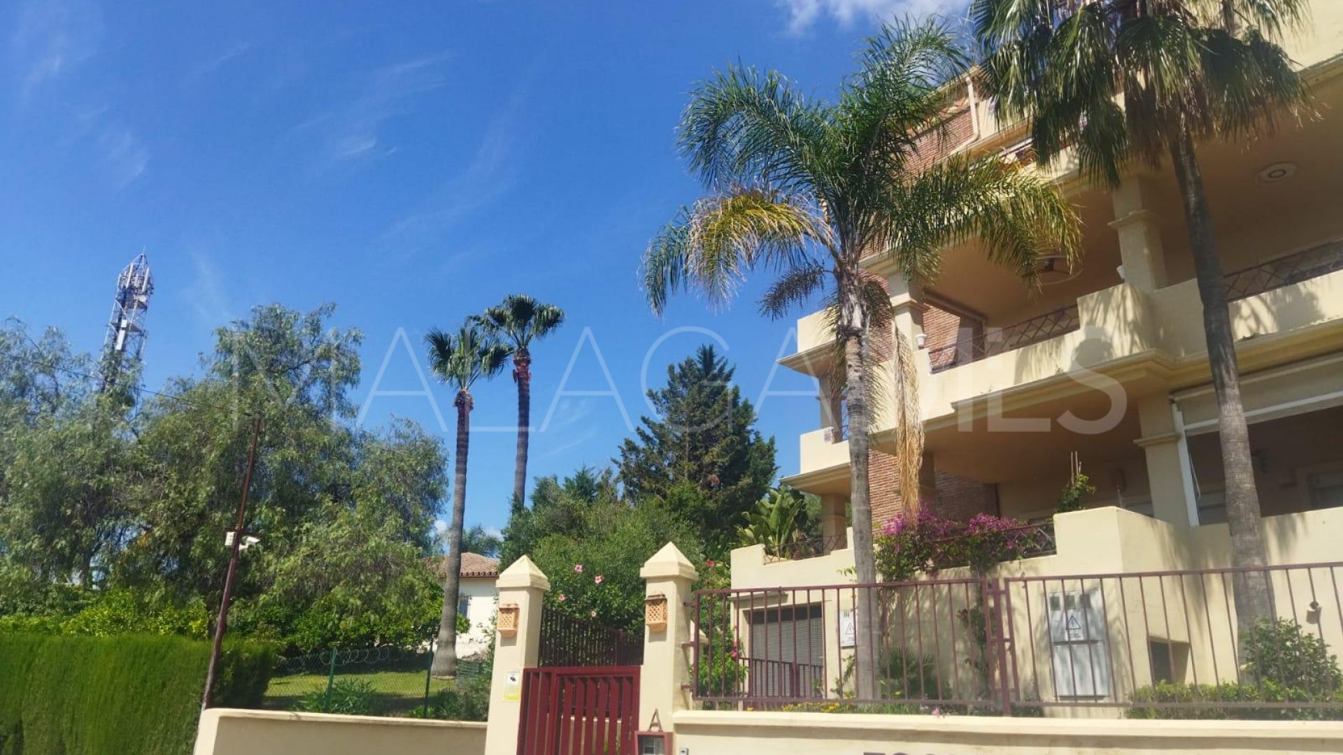Markplanslägenhet for sale in Bel Air