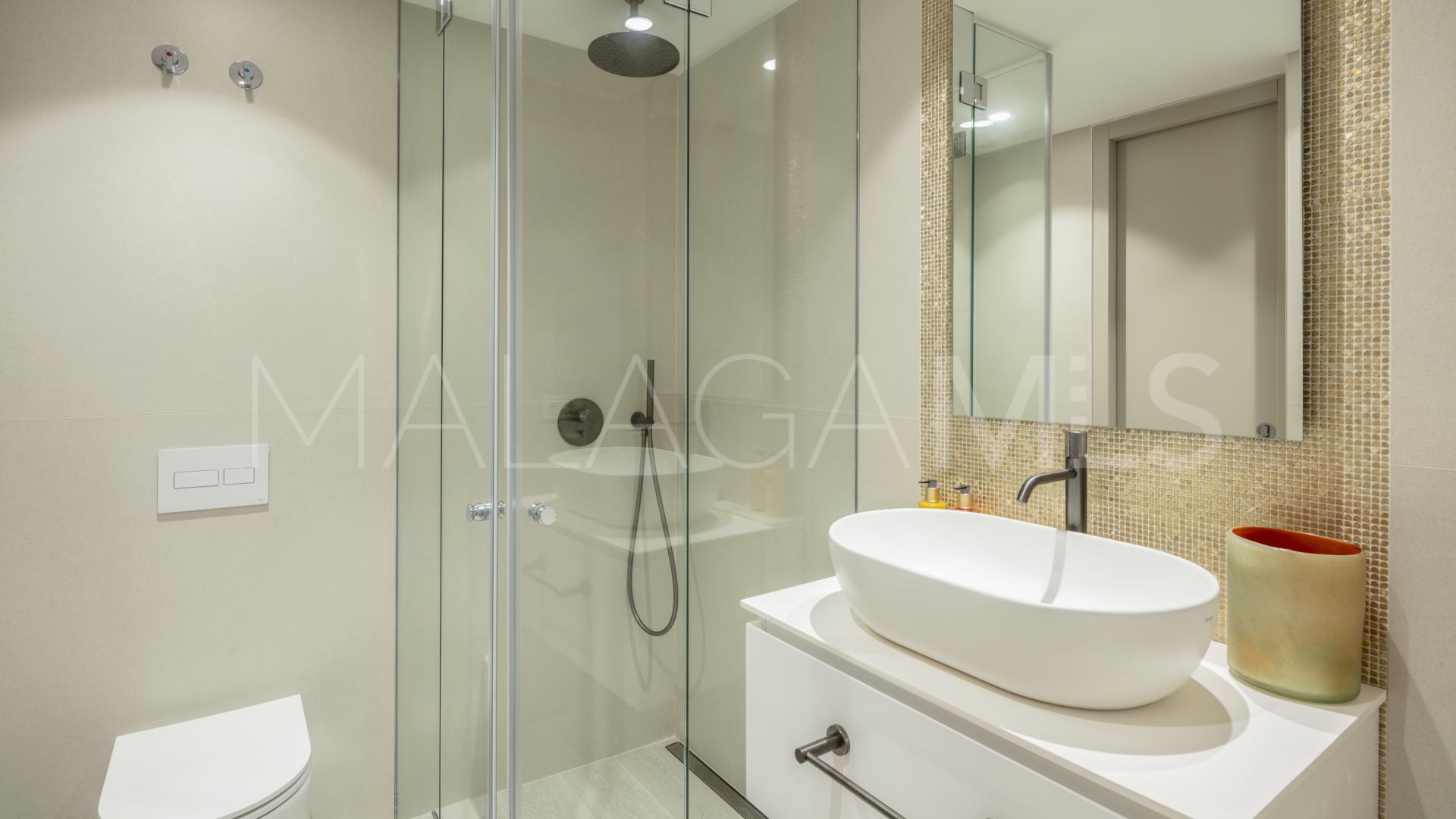Lägenhet for sale in Marbella Golden Mile