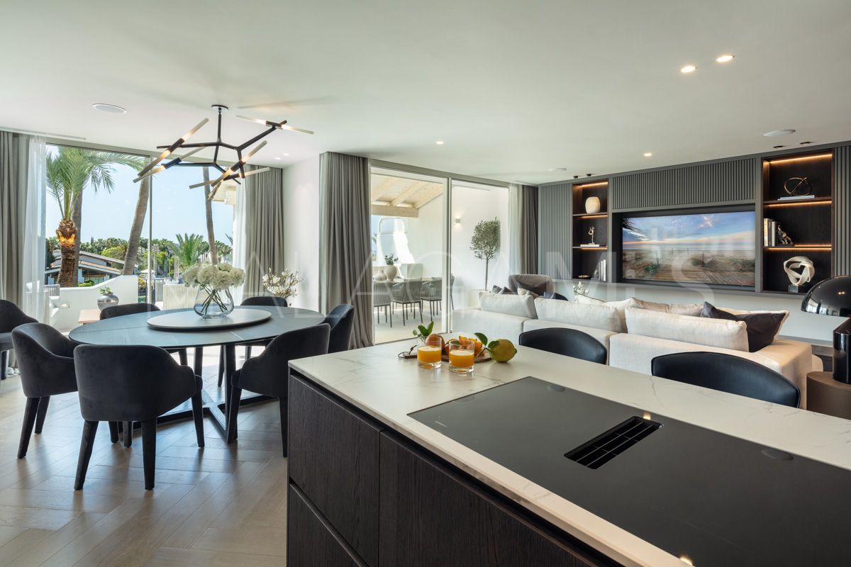 Duplex penthouse for sale in Marina Puente Romano