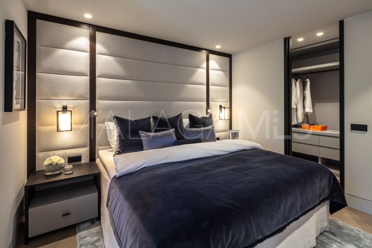 Duplex penthouse for sale in Marina Puente Romano