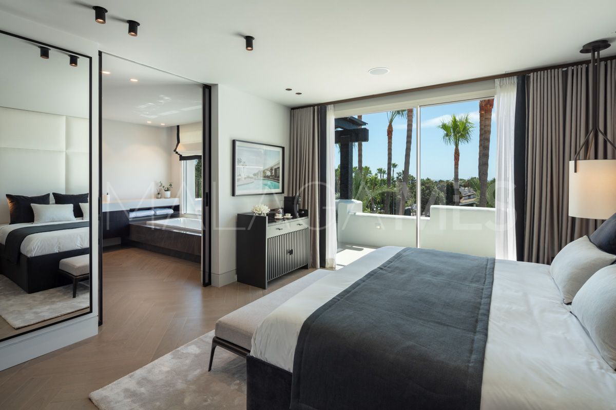 Duplex penthouse for sale in Marina Puente Romano