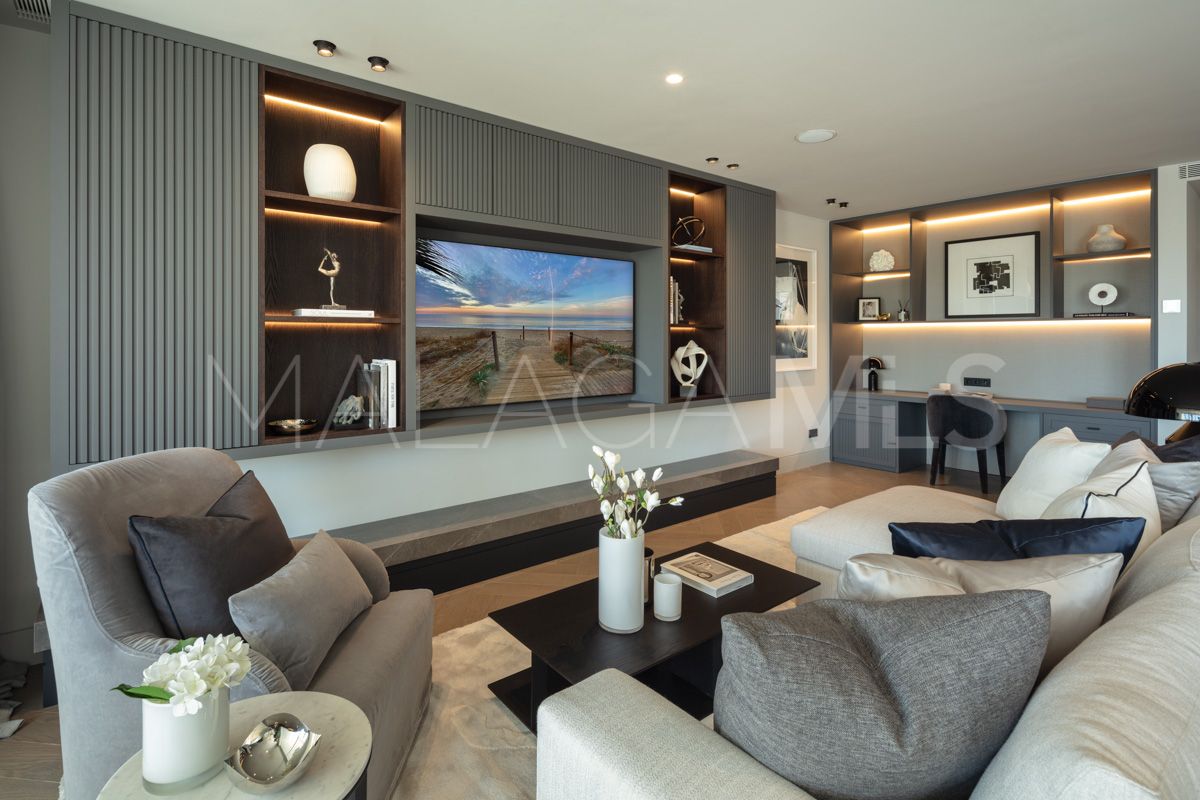Duplex penthouse for sale in Marina Puente Romano