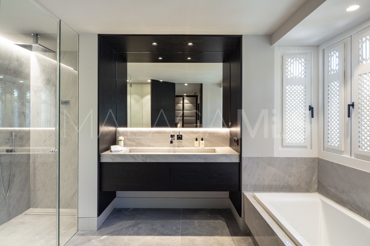 Duplex penthouse for sale in Marina Puente Romano