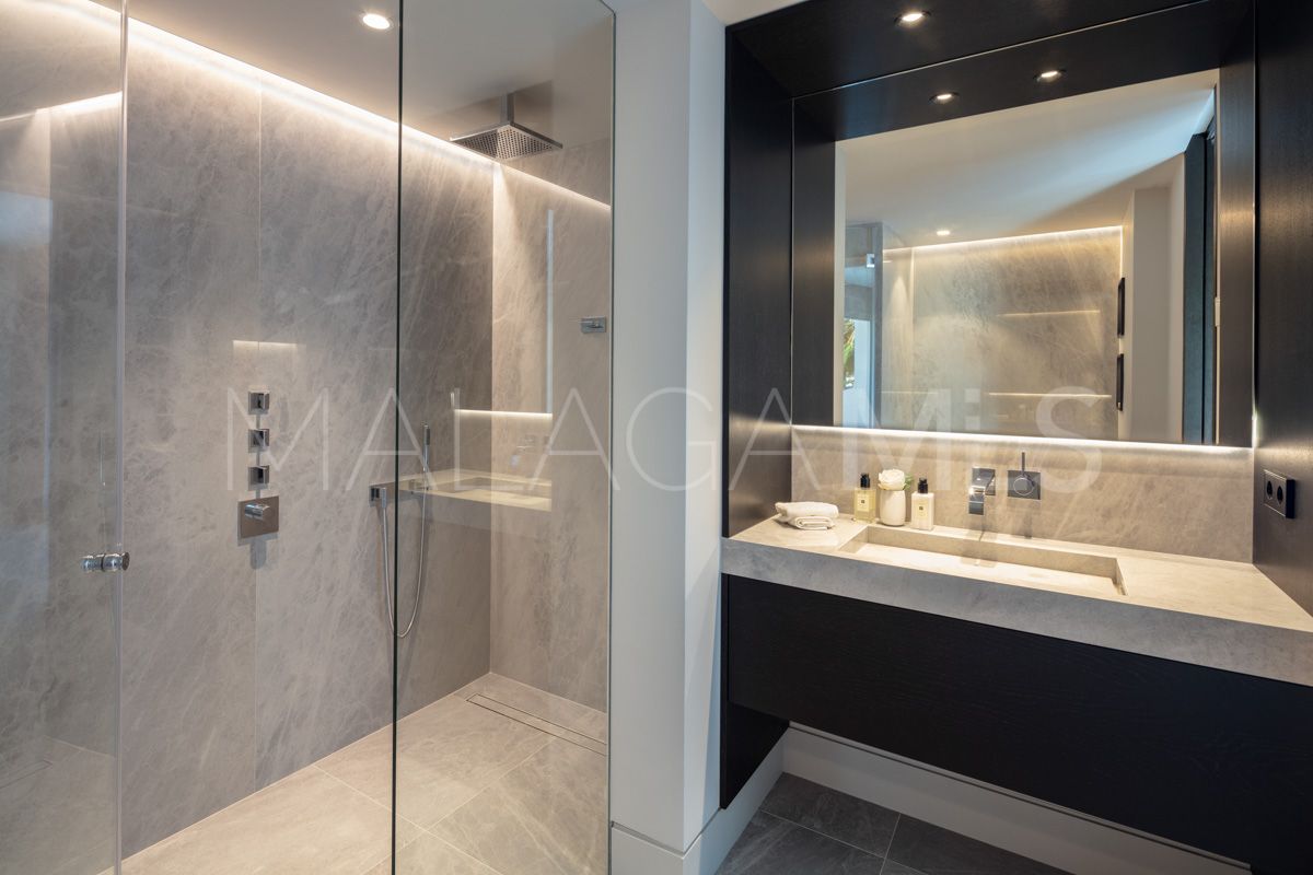 Duplex penthouse for sale in Marina Puente Romano