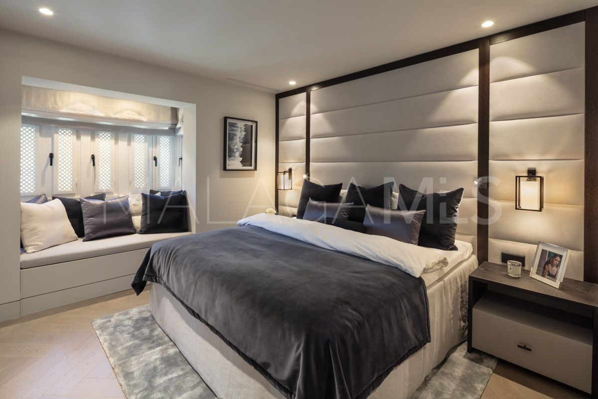 Duplex penthouse for sale in Marina Puente Romano