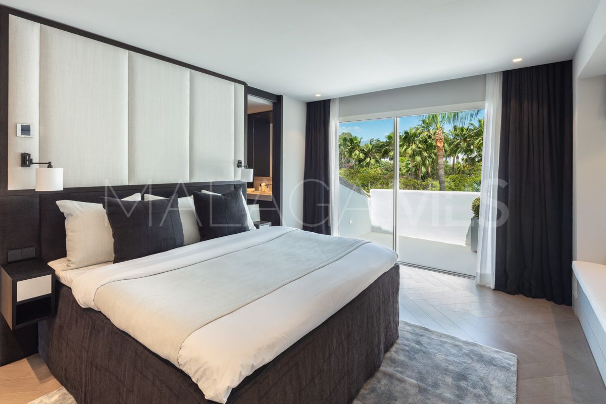 Duplex penthouse for sale in Marina Puente Romano