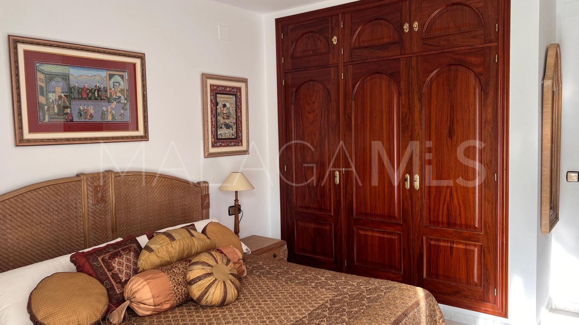 Apartment with 4 bedrooms for sale in Marbella Golden Mile