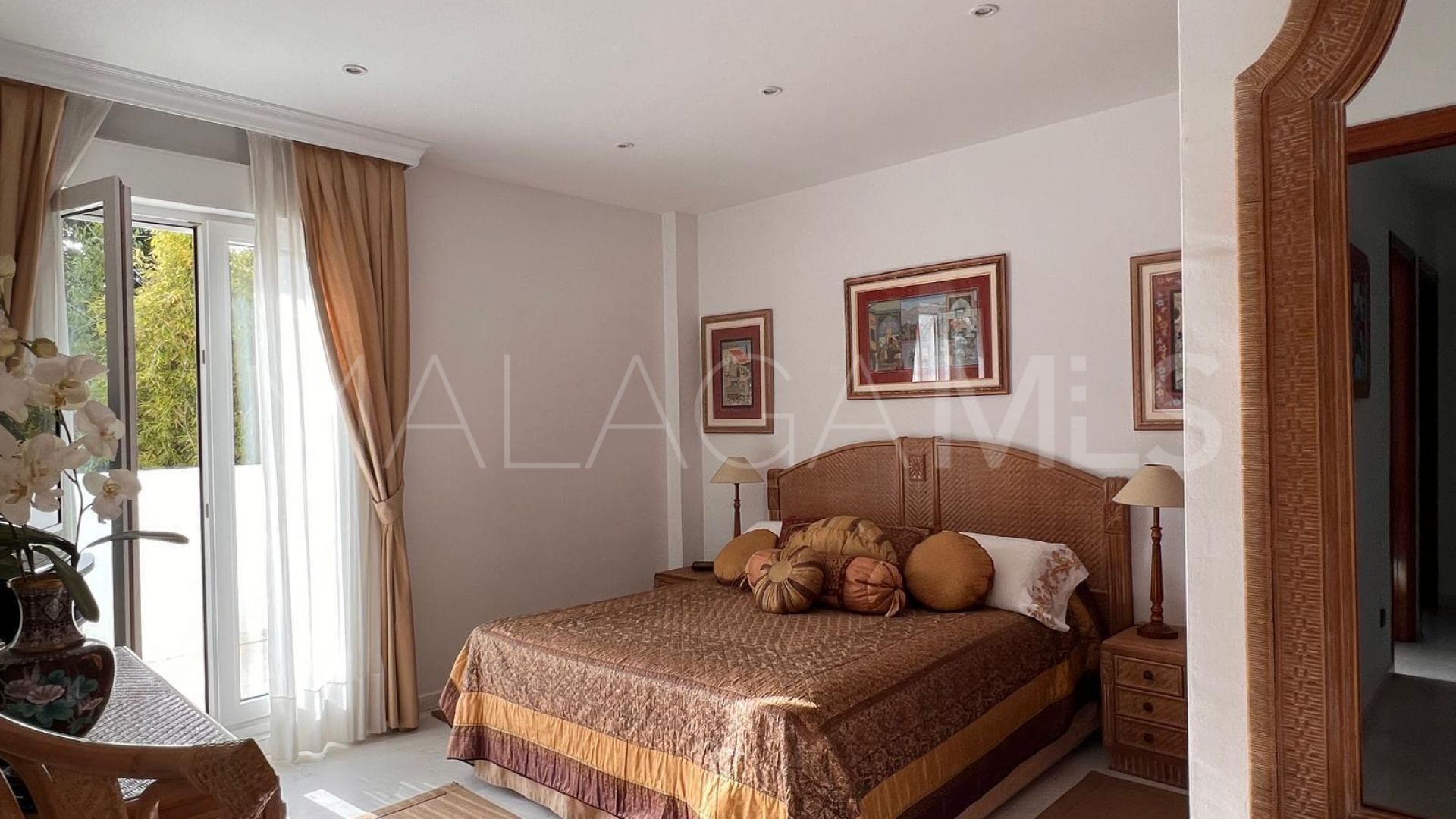Apartment with 4 bedrooms for sale in Marbella Golden Mile