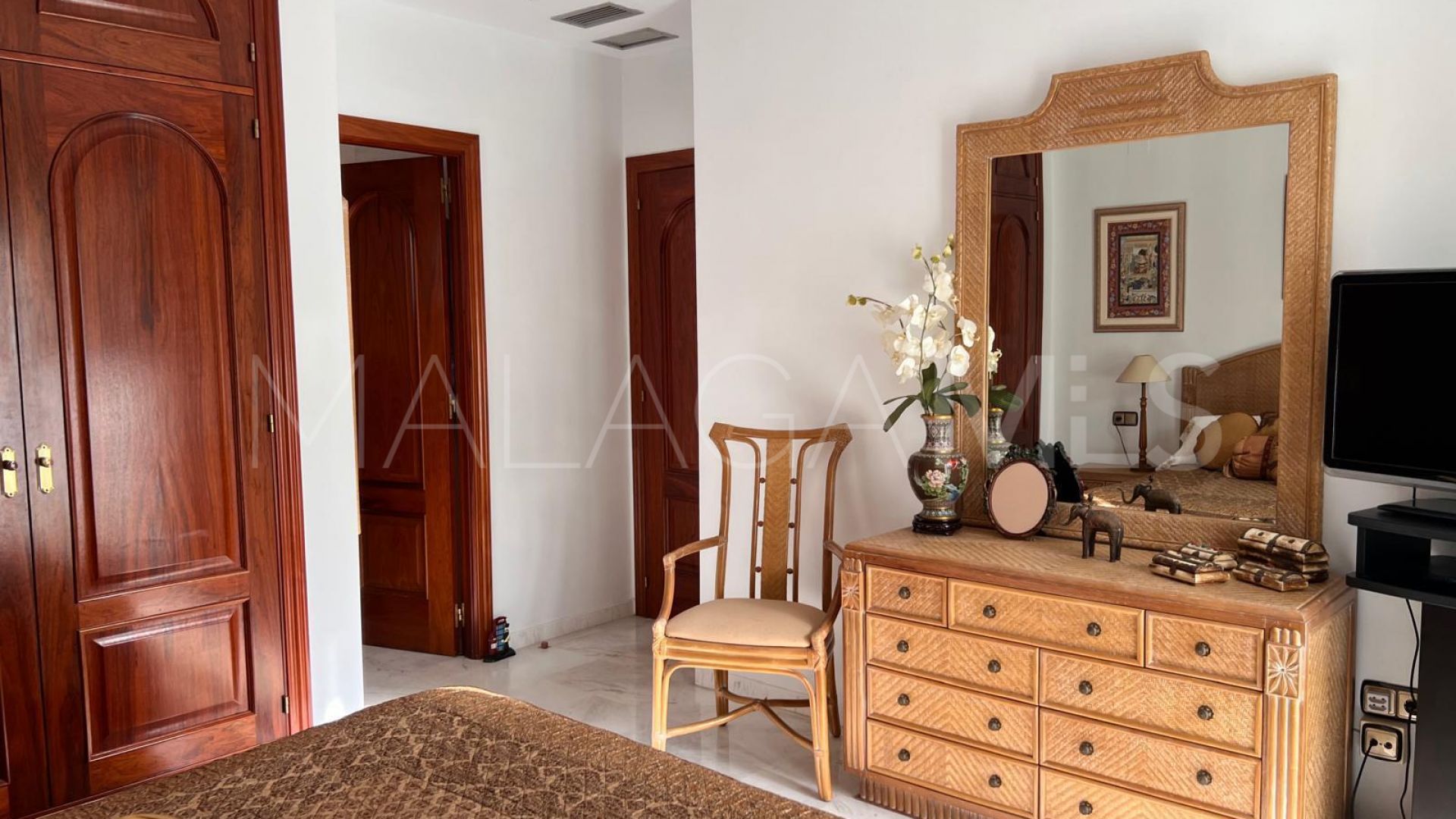 Apartment with 4 bedrooms for sale in Marbella Golden Mile