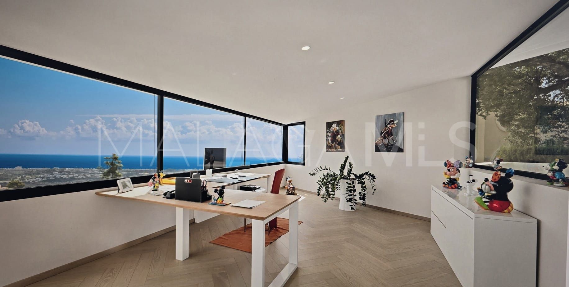 Villa for sale in Los Altos de los Monteros