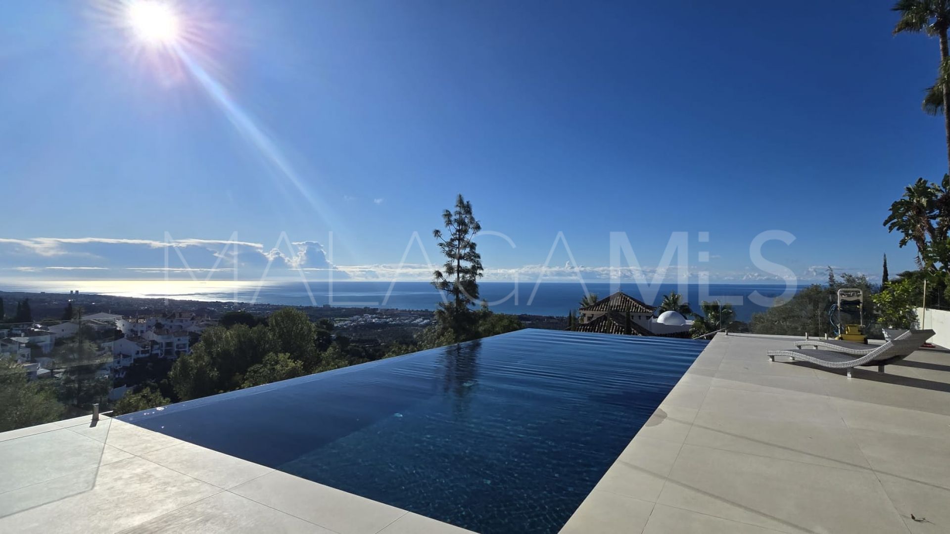 Villa for sale in Los Altos de los Monteros