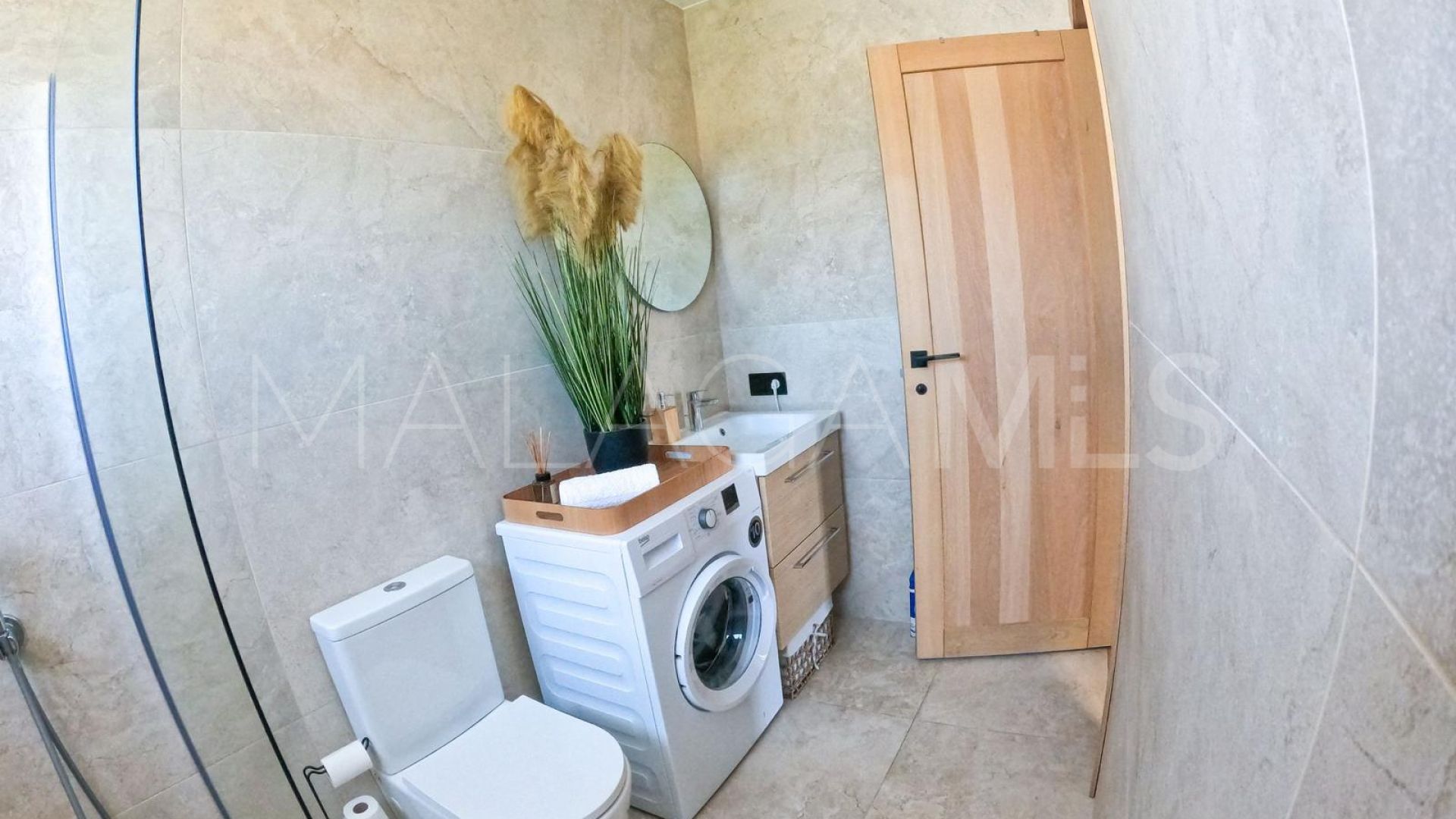 Buy villa in La Alqueria with 5 bedrooms