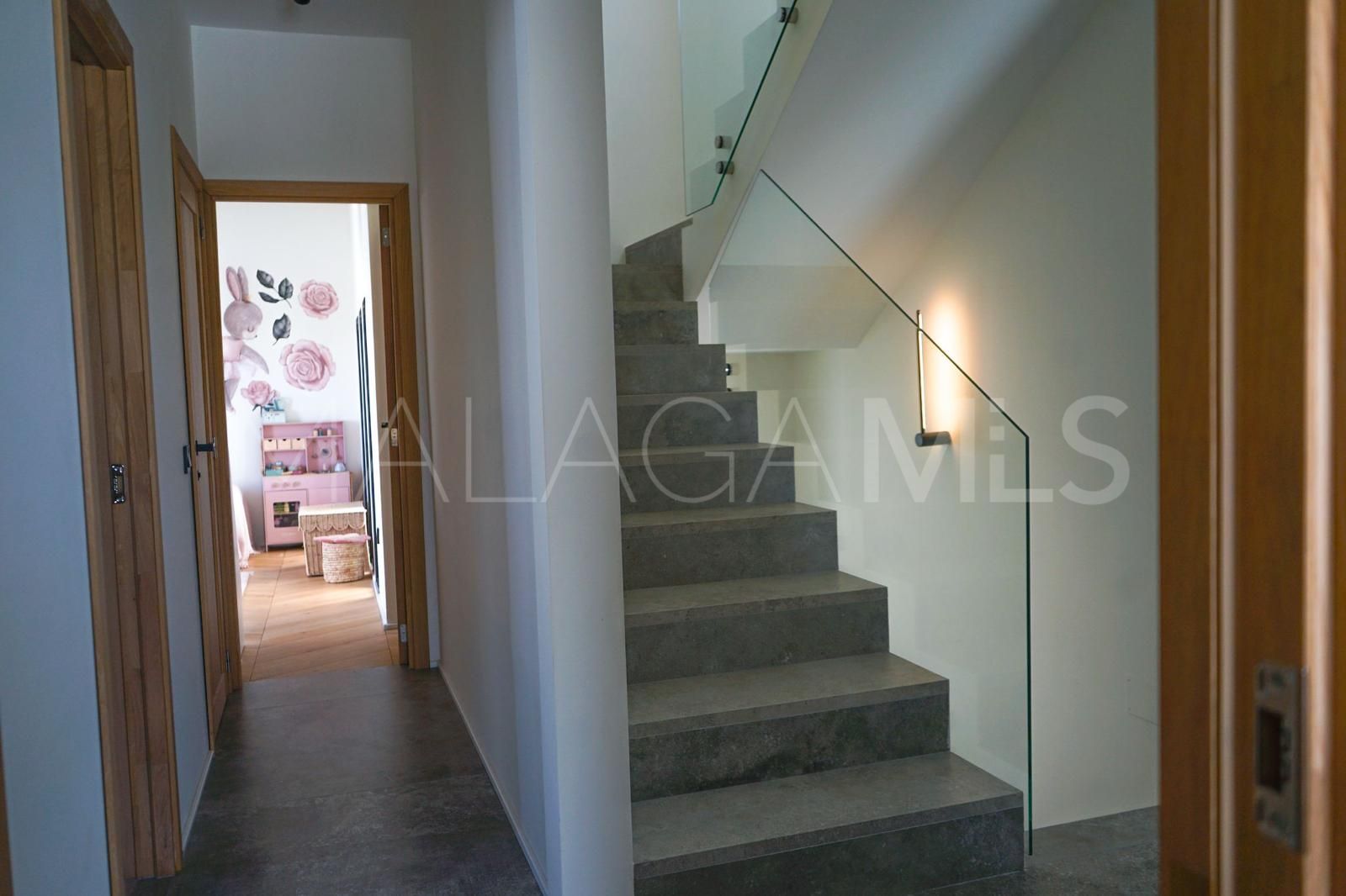 Buy villa in La Alqueria with 5 bedrooms