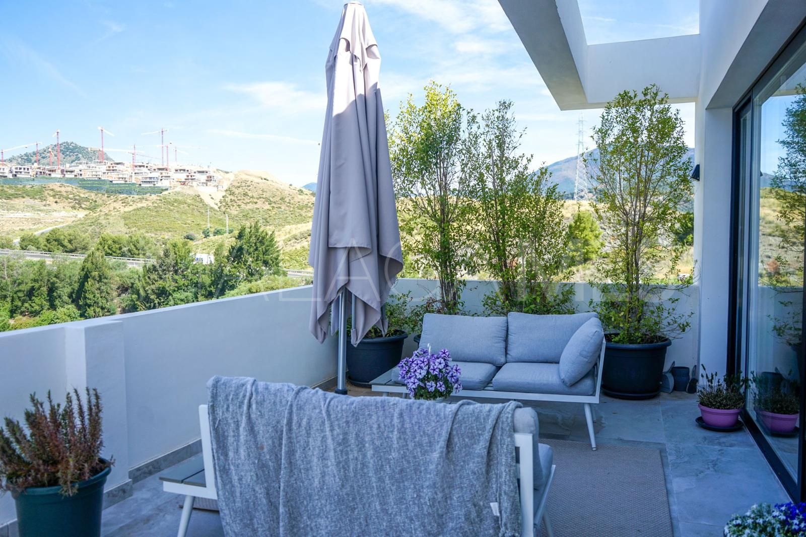 Buy villa in La Alqueria with 5 bedrooms
