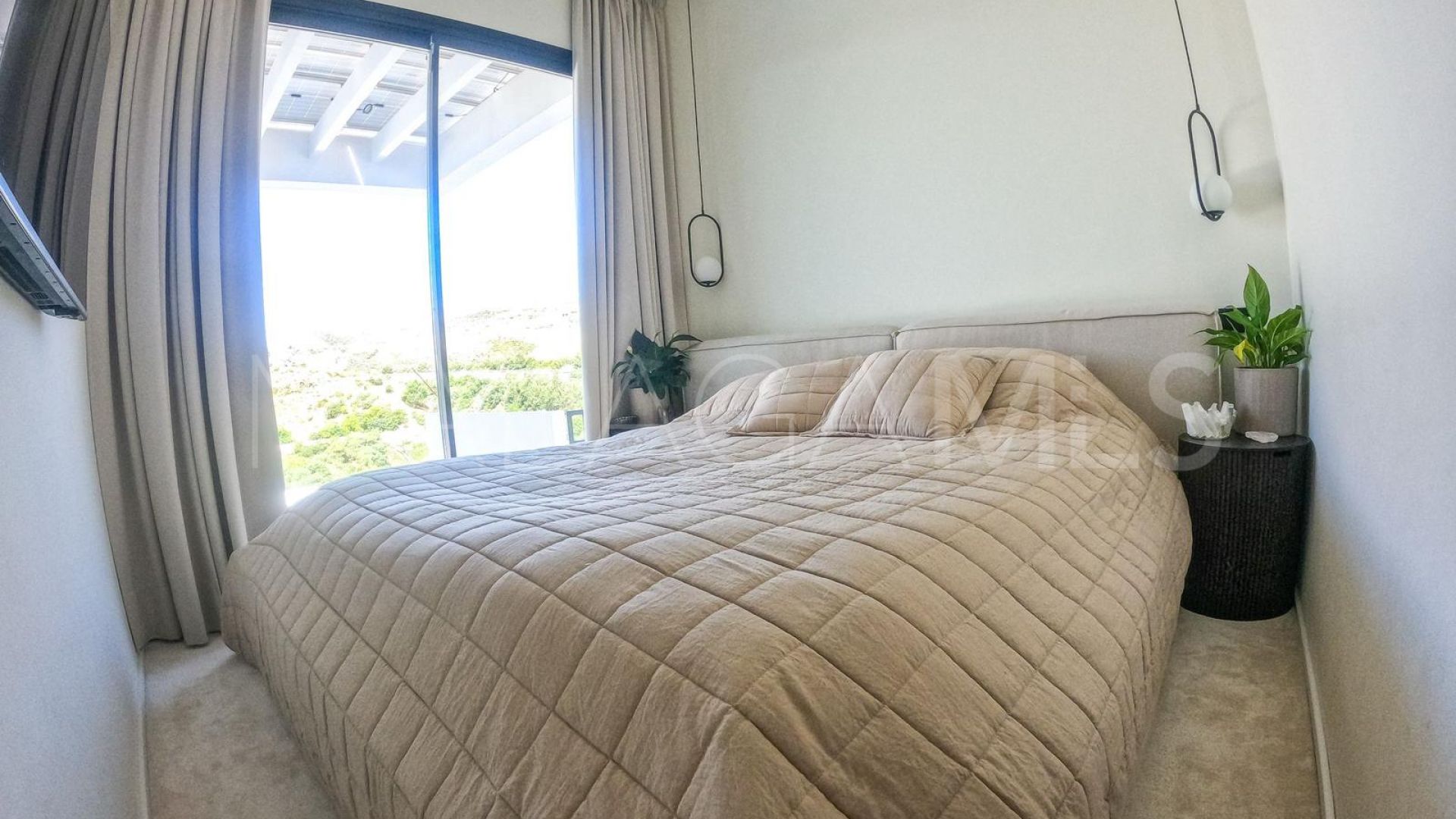 Buy villa in La Alqueria with 5 bedrooms