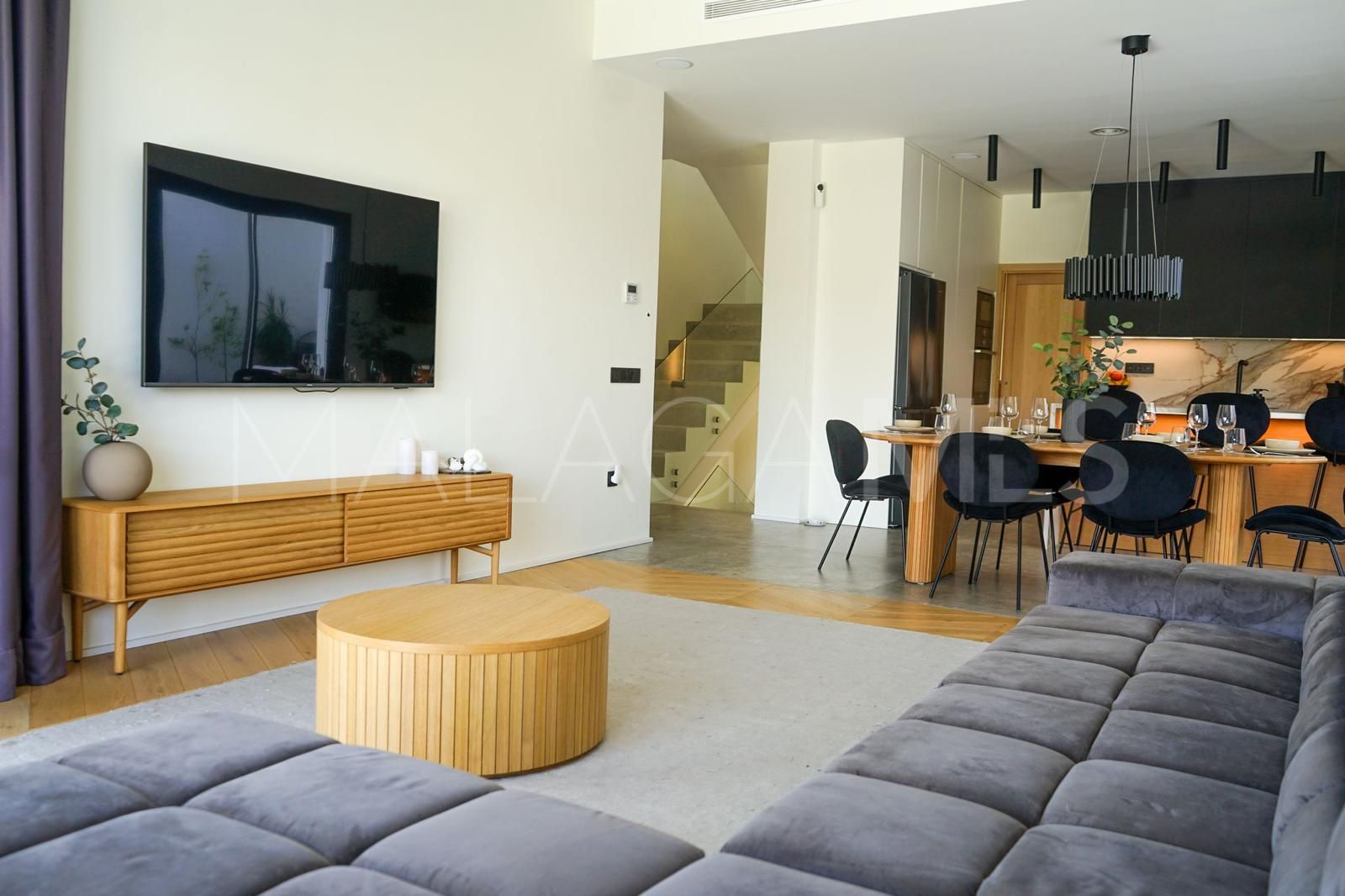 Buy villa in La Alqueria with 5 bedrooms
