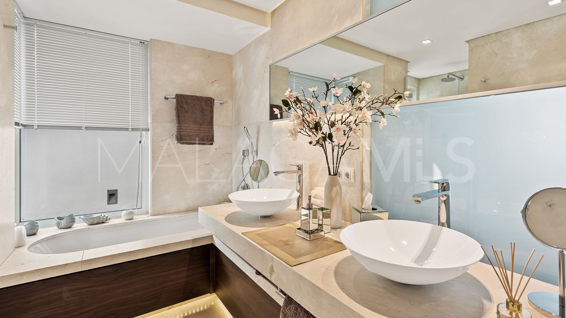 Villa for sale in Puente Romano