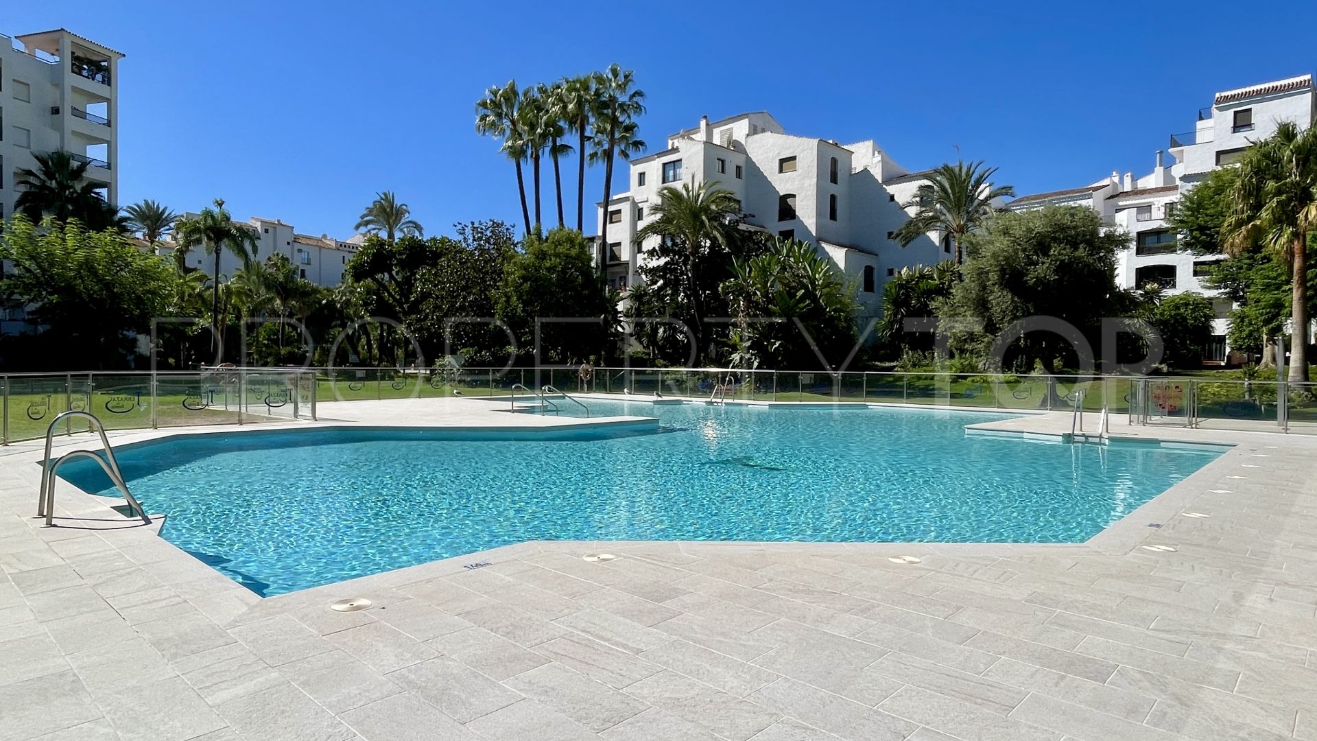 Apartamento en venta de 2 dormitorios en Terrazas de Banus