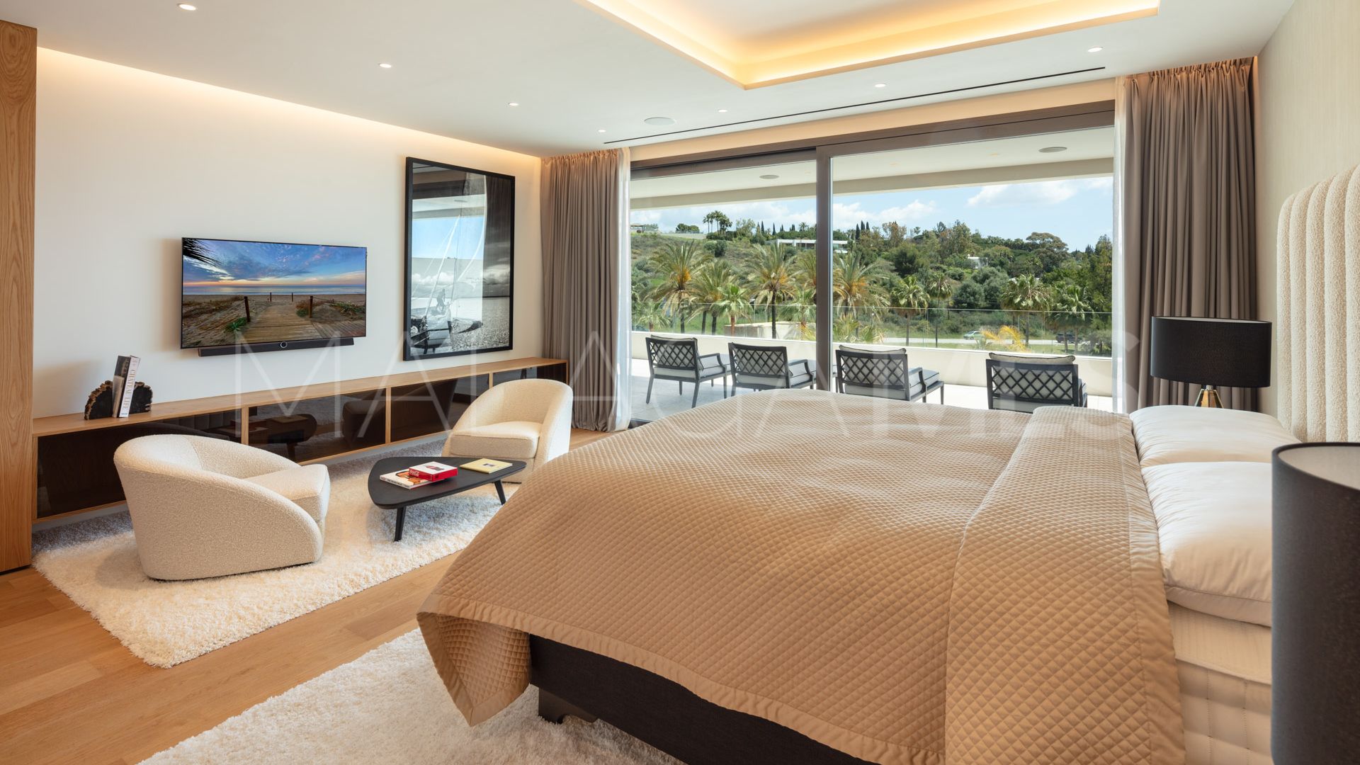 4 bedrooms duplex penthouse in Marbella Golden Mile for sale