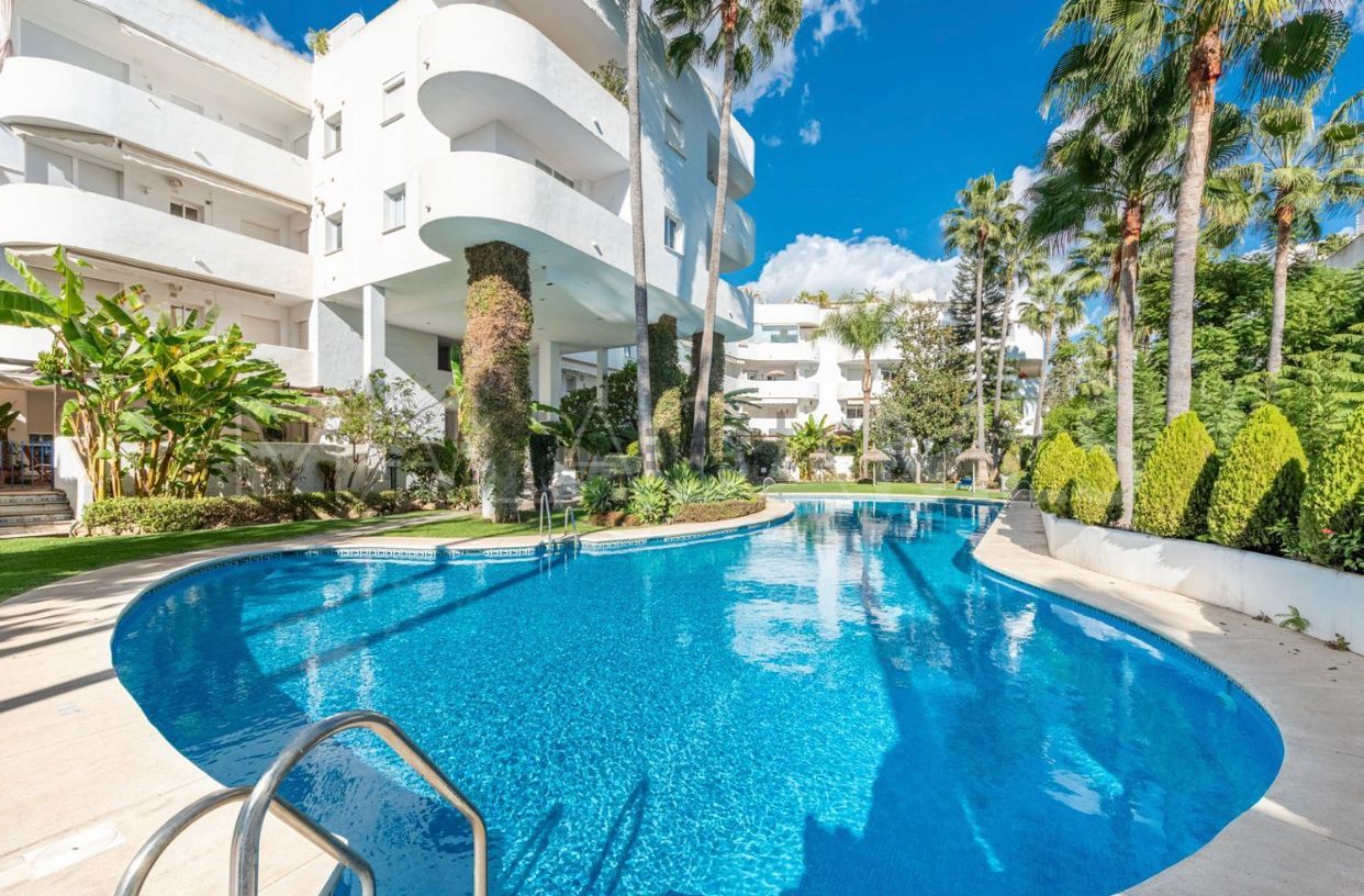 Duplex for sale de 3 bedrooms in Marbella Real