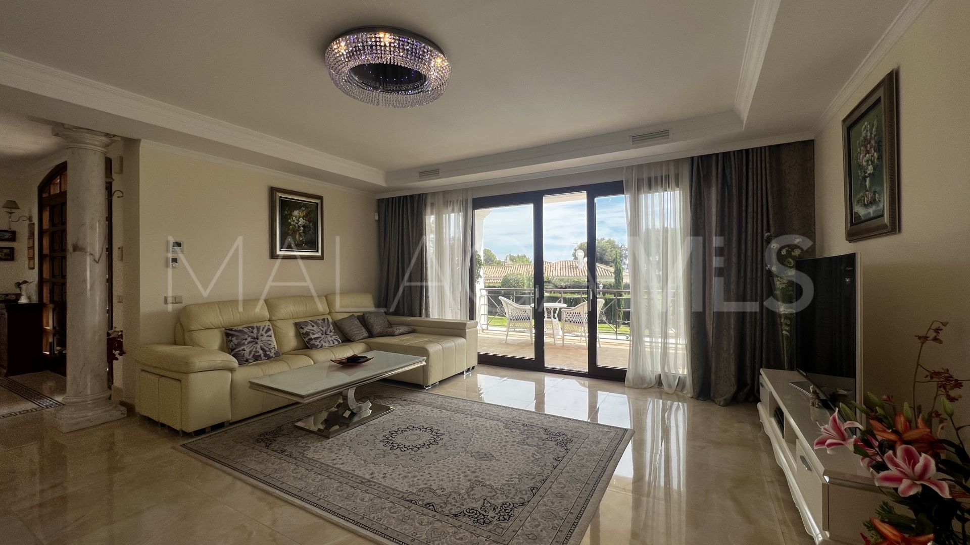 For sale villa in Marbella East