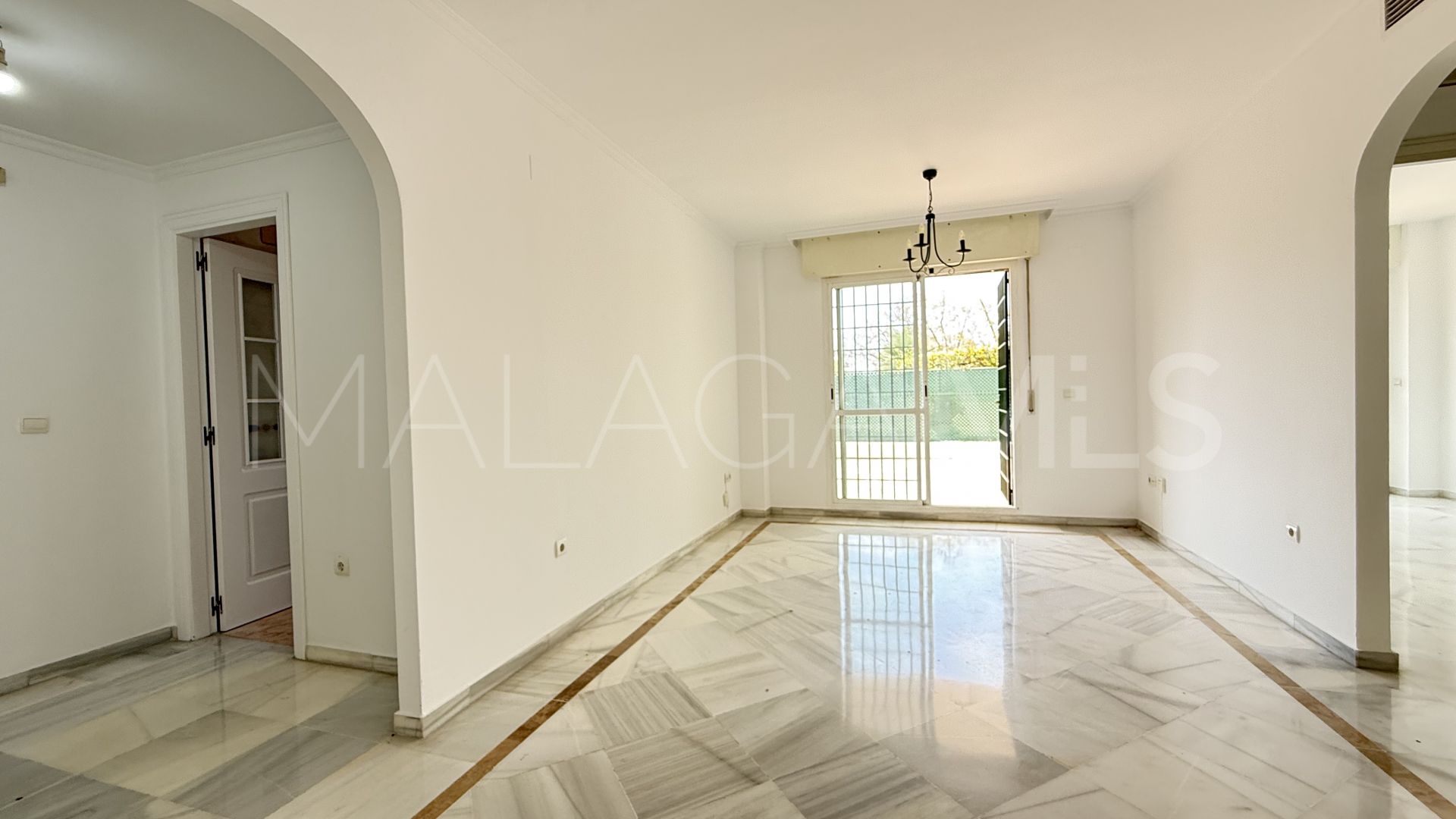 Appartement rez de chaussée for sale in Nueva Andalucia