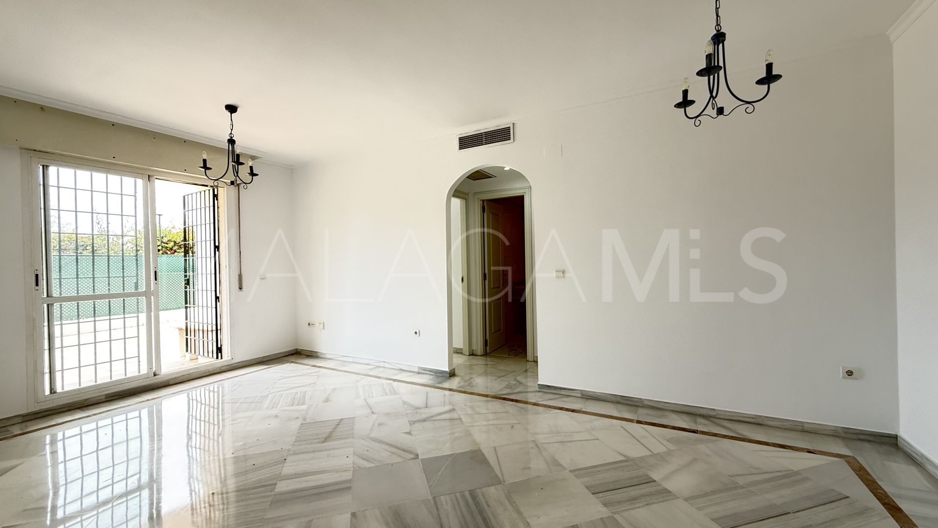 Appartement rez de chaussée for sale in Nueva Andalucia