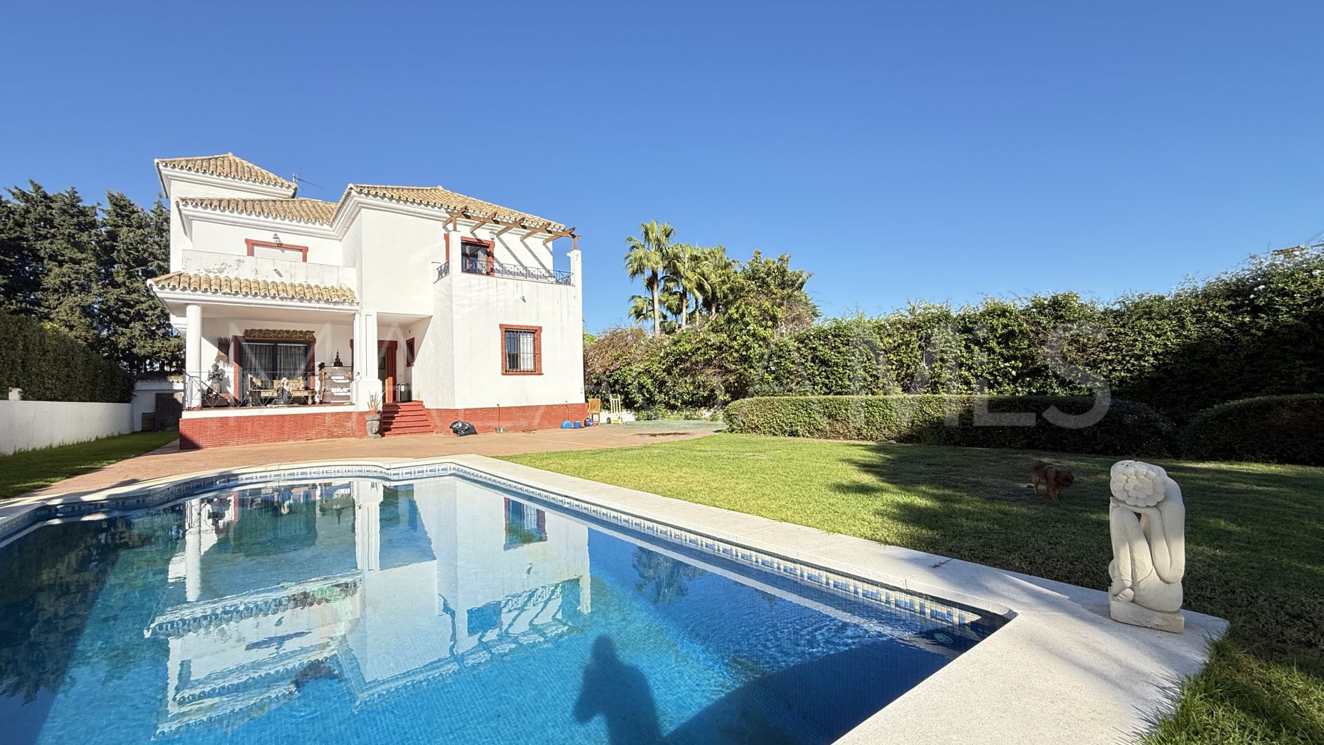 Villa for sale in Guadalmina Baja