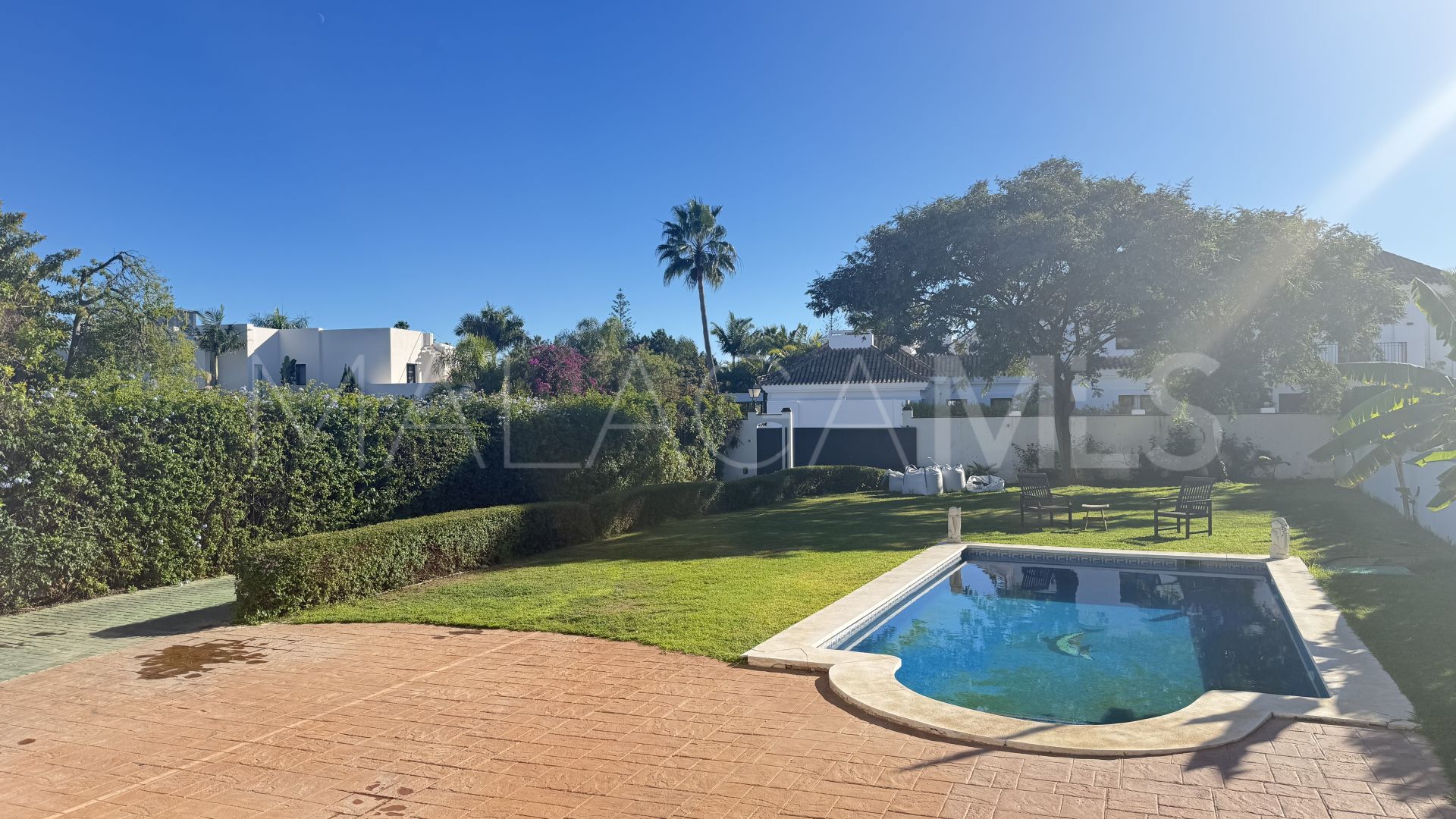 Villa for sale in Guadalmina Baja