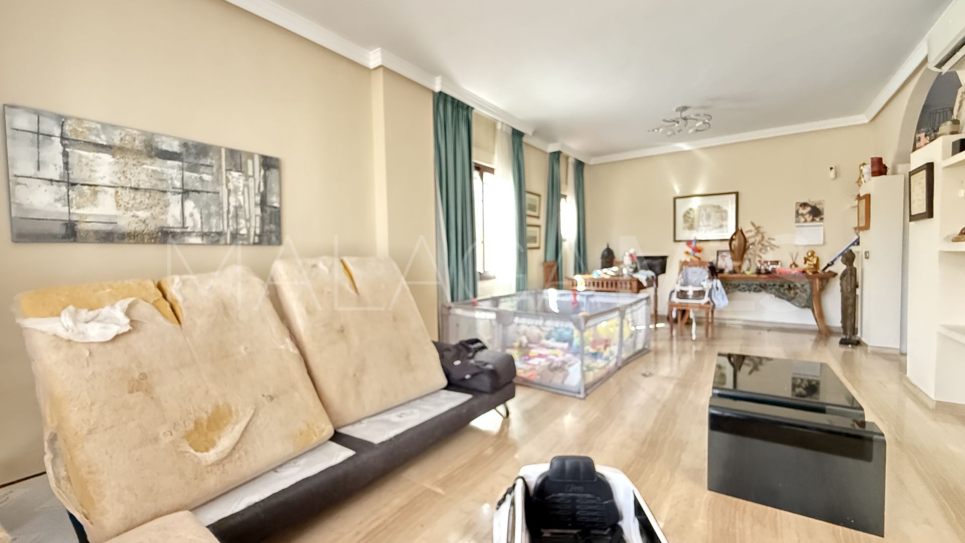 Villa for sale in Guadalmina Baja