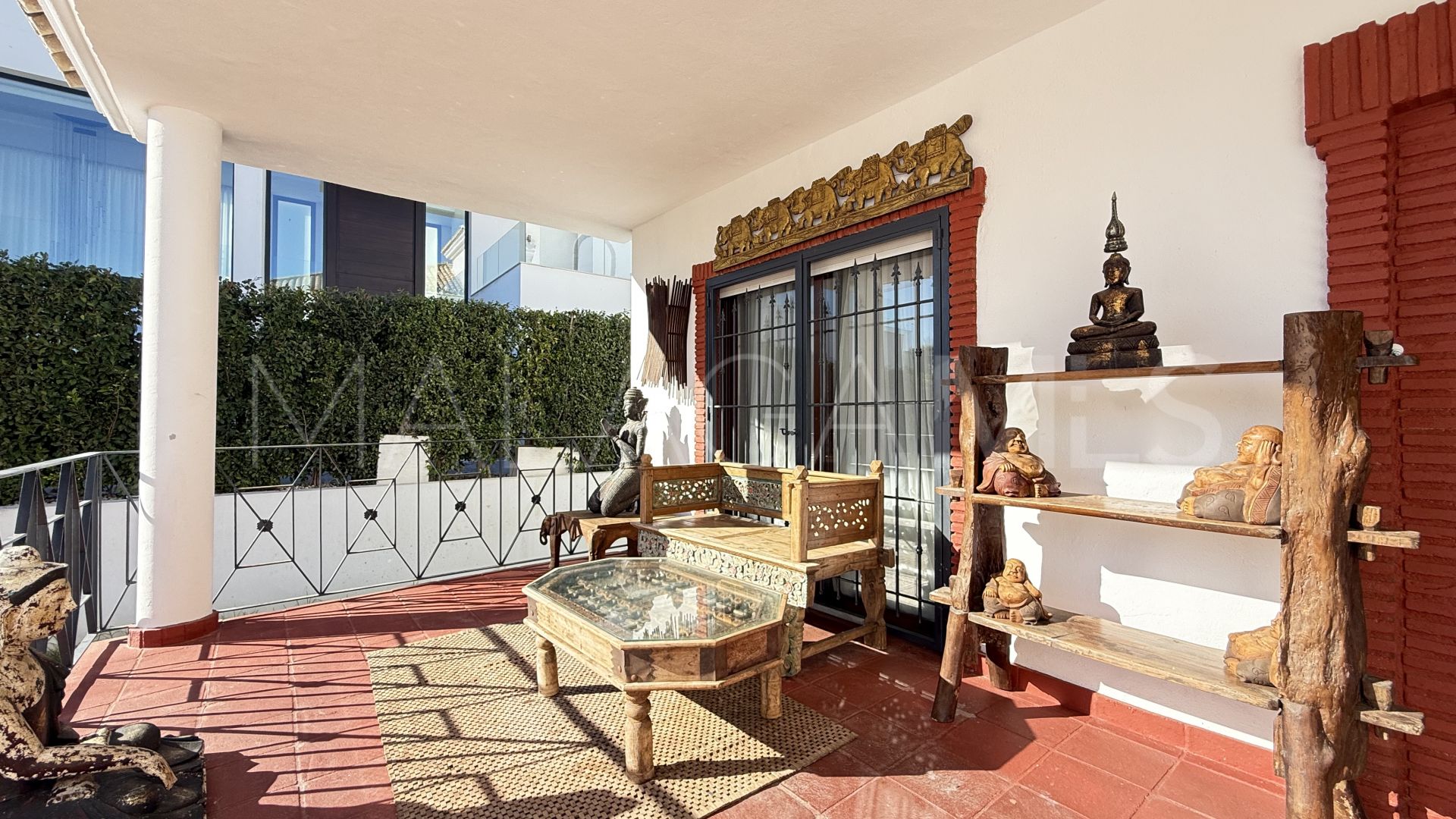 Villa for sale in Guadalmina Baja