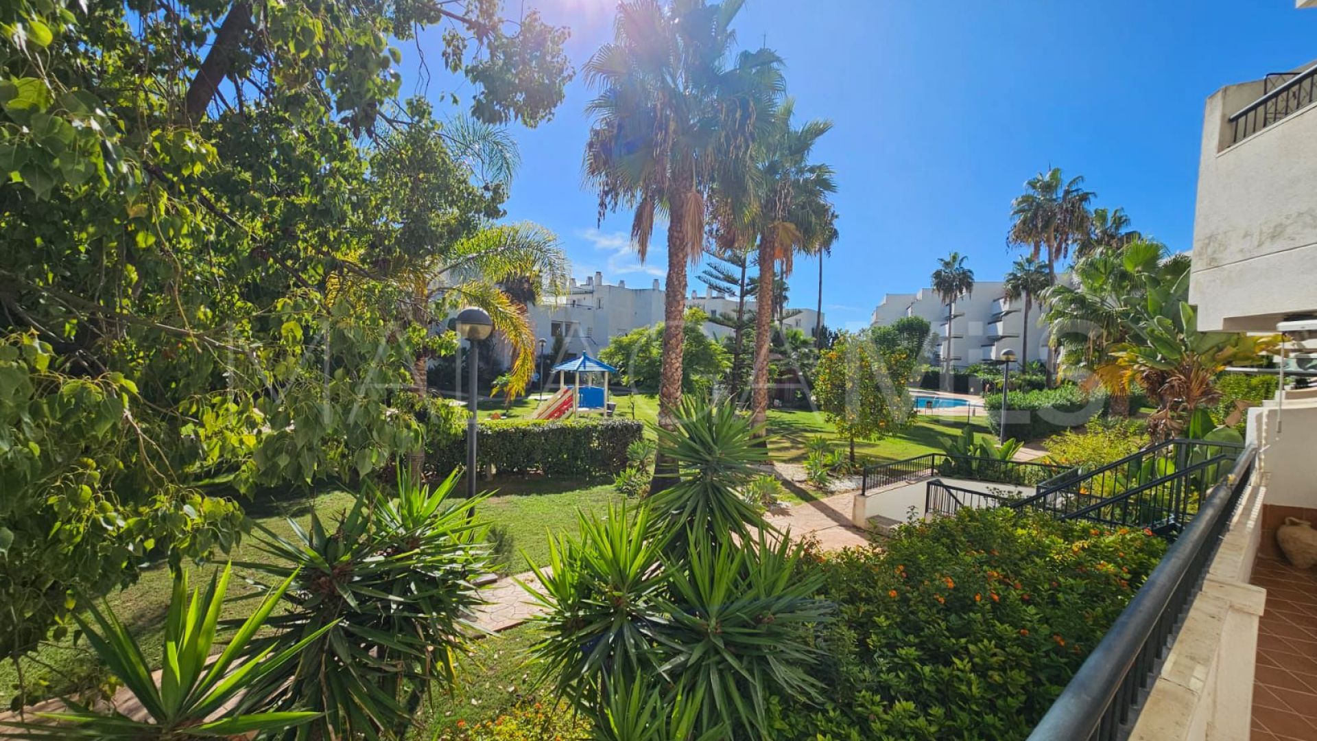 Lägenhet for sale in Guadalmina Baja