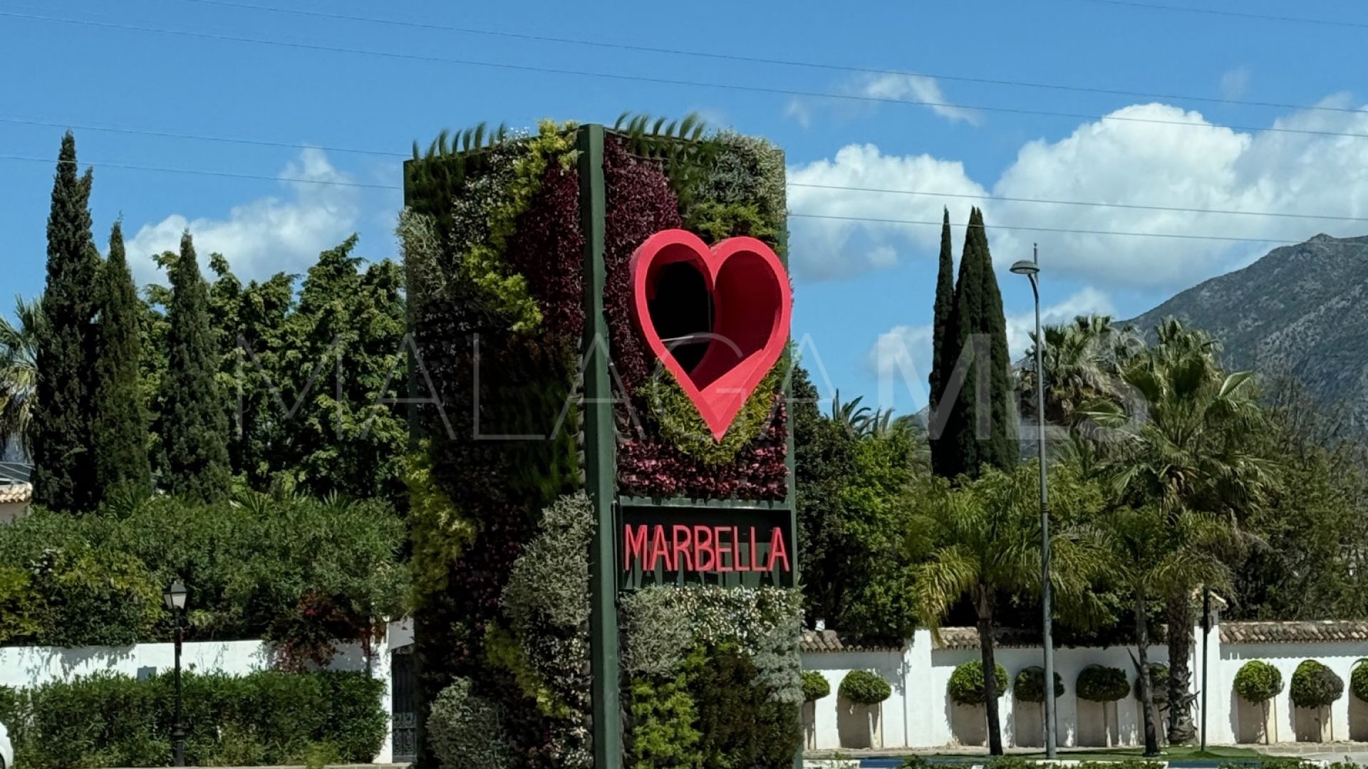 Lägenhet for sale in Nueva Andalucia