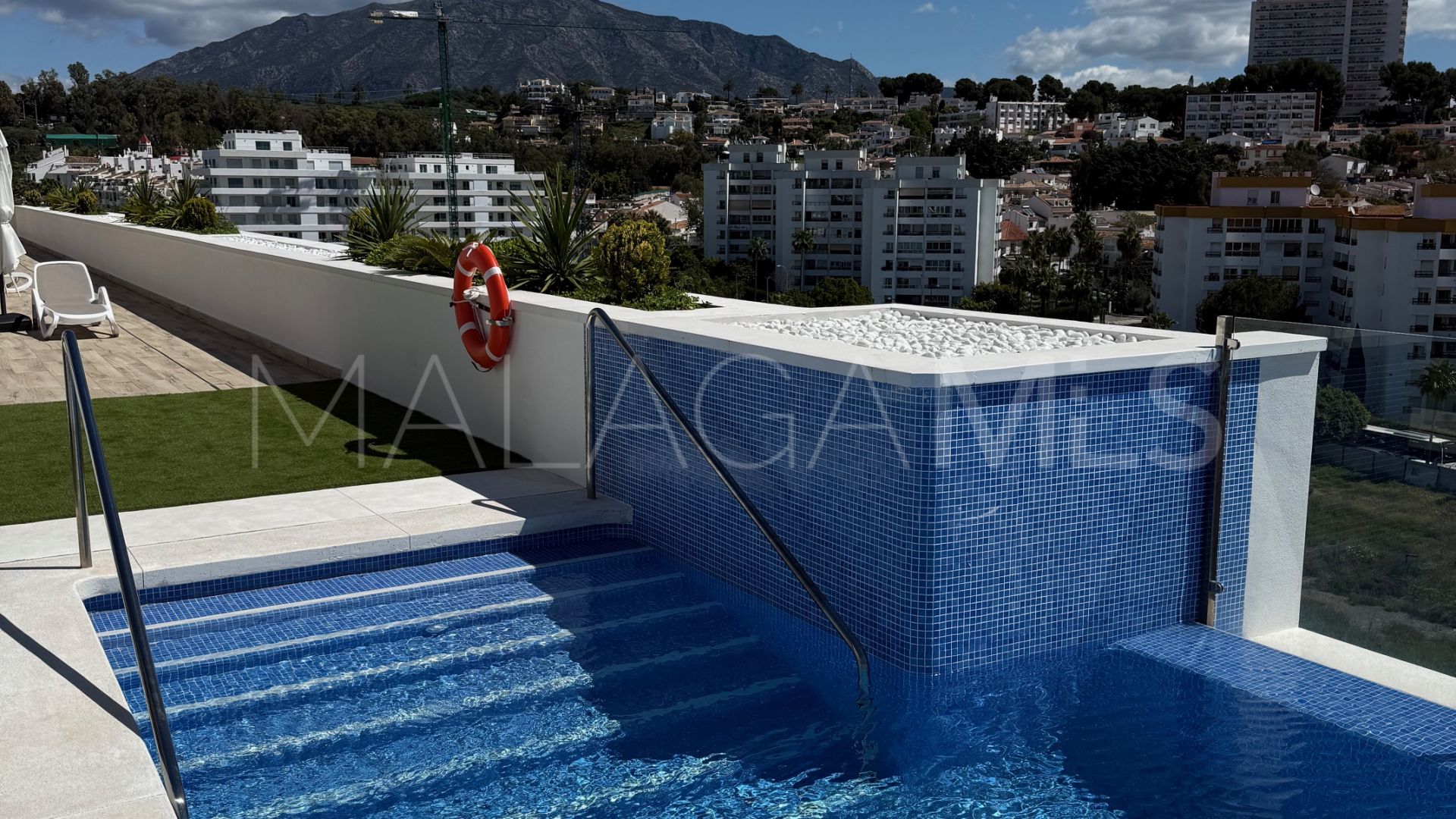 Se vende apartamento de 4 bedrooms in Nueva Andalucia