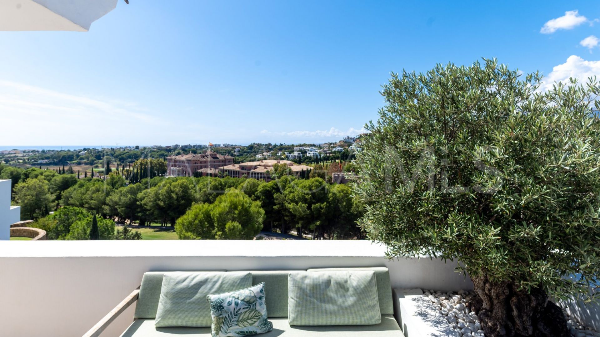 Duplex penthouse for sale in Tee 5