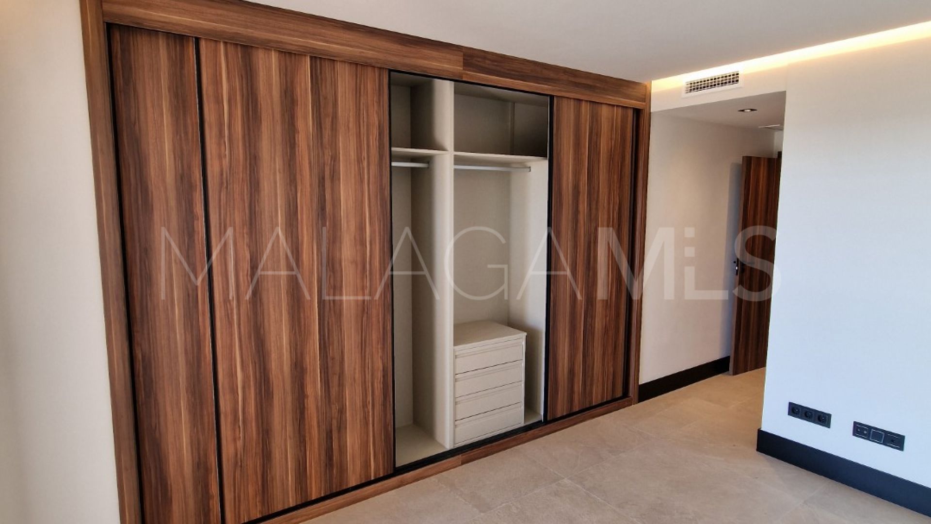 Apartment for sale in Nueva Andalucia