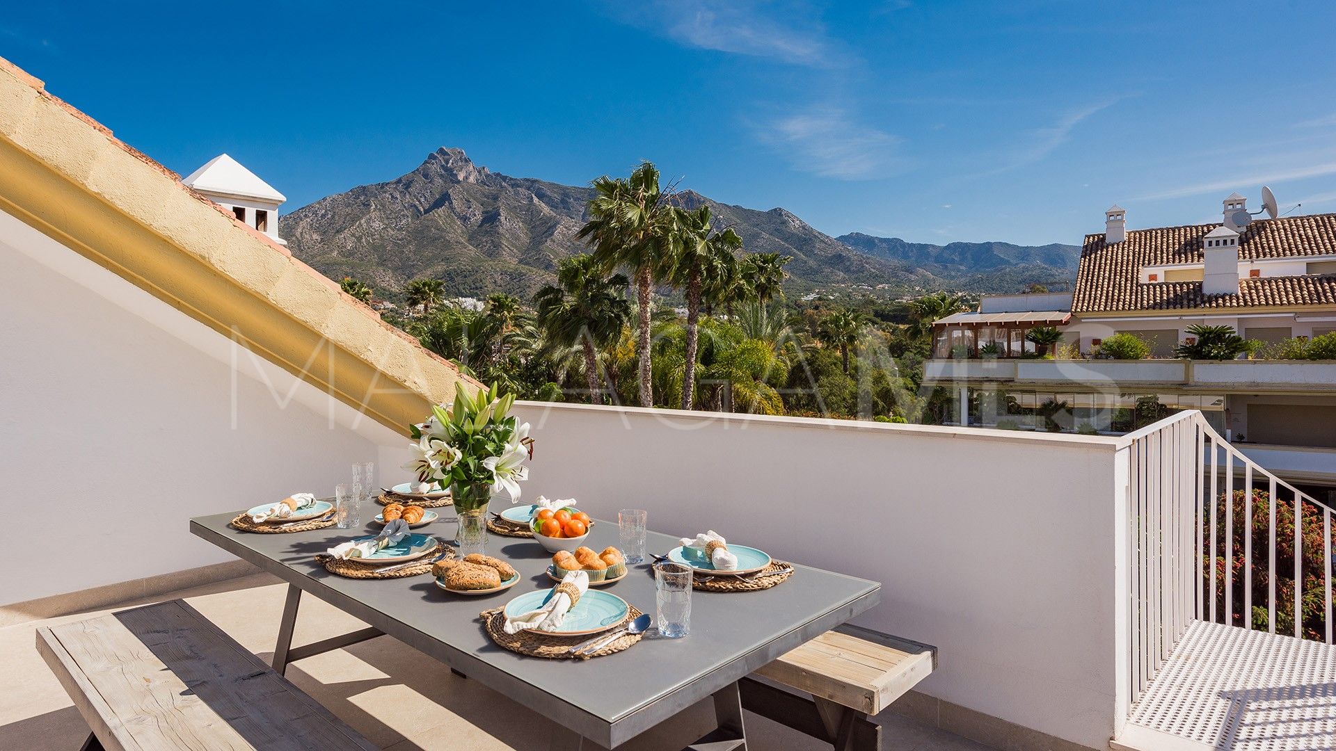 Duplex penthouse for sale in Lomas del Rey