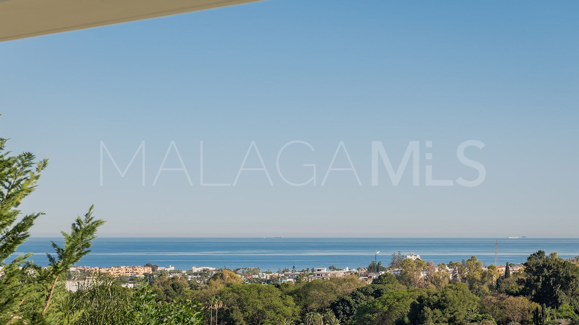 For sale villa in Los Flamingos Golf