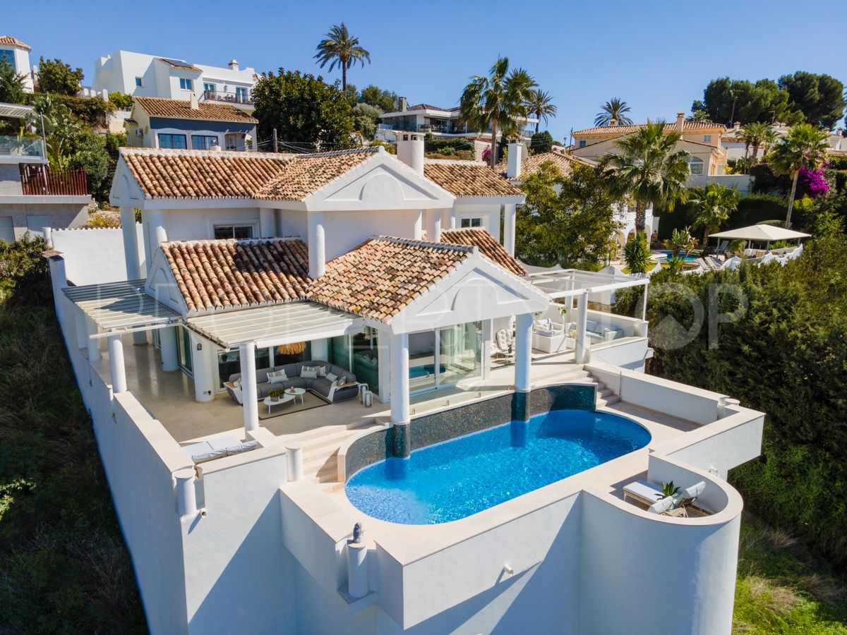 Villa for sale in Nueva Andalucia with 3 bedrooms